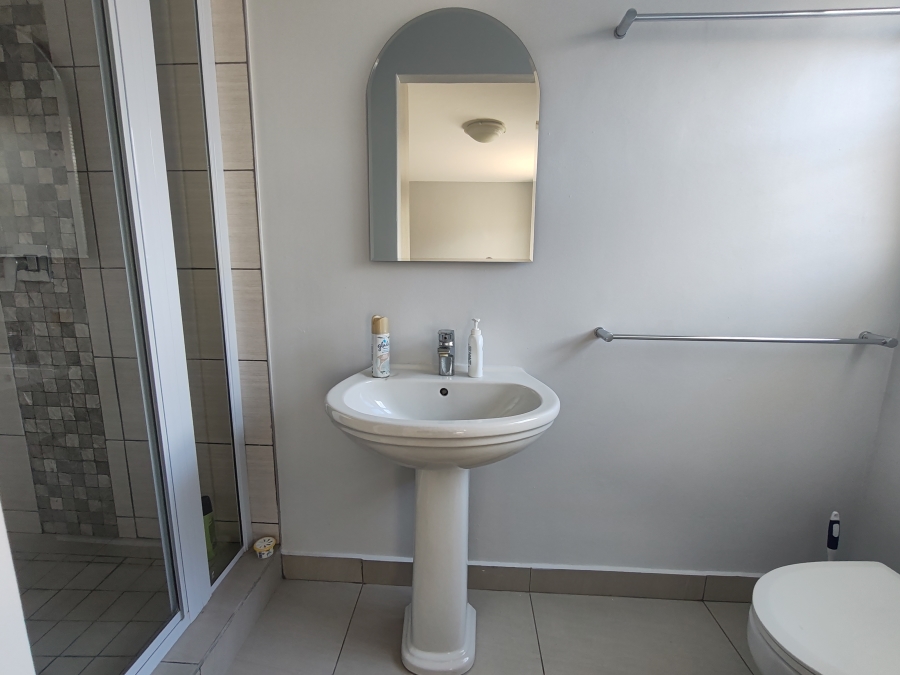 5 Bedroom Property for Sale in Calypso Beach Western Cape